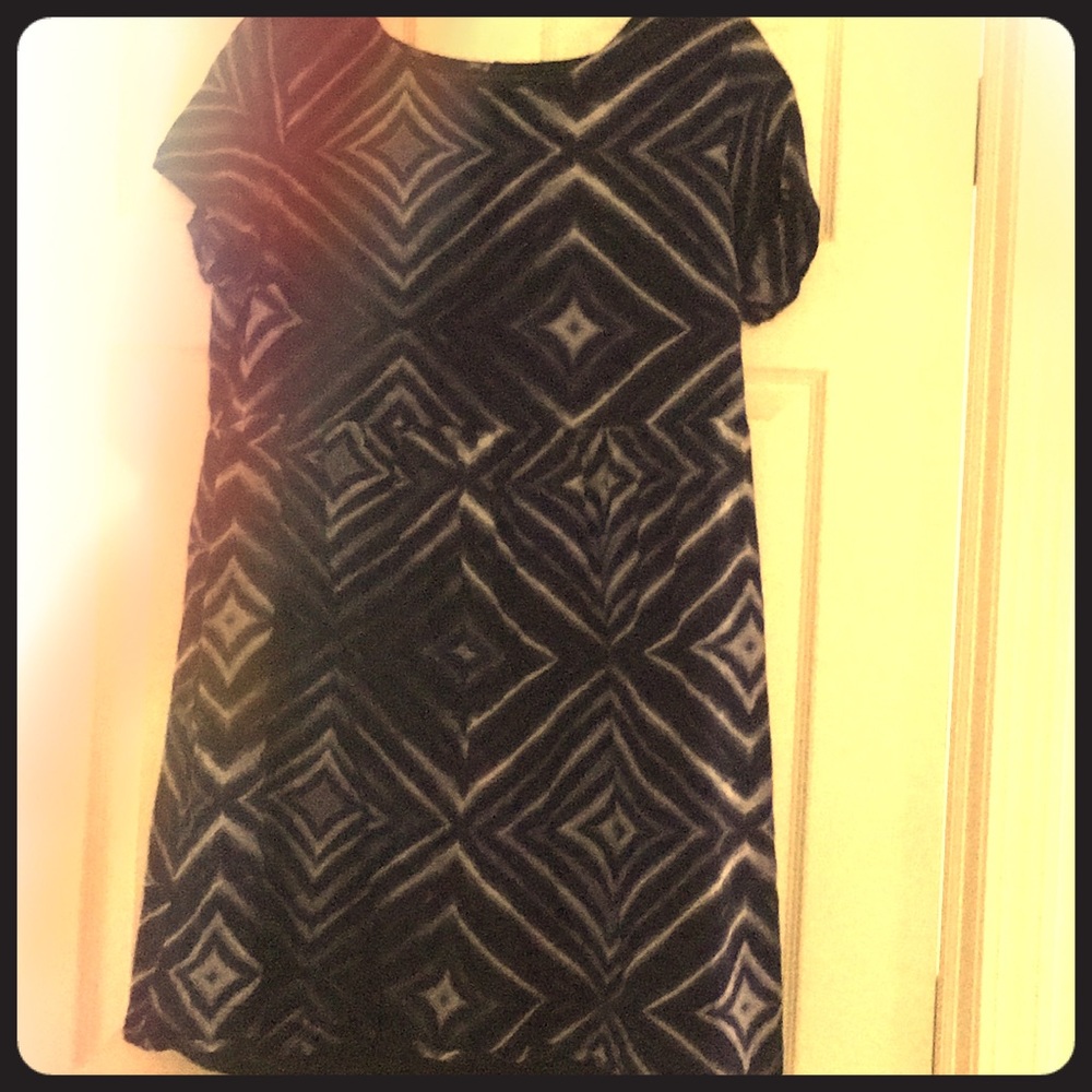 Short sleeve dress